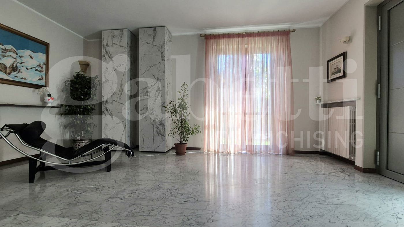 Villa con giardino a Rottofreno