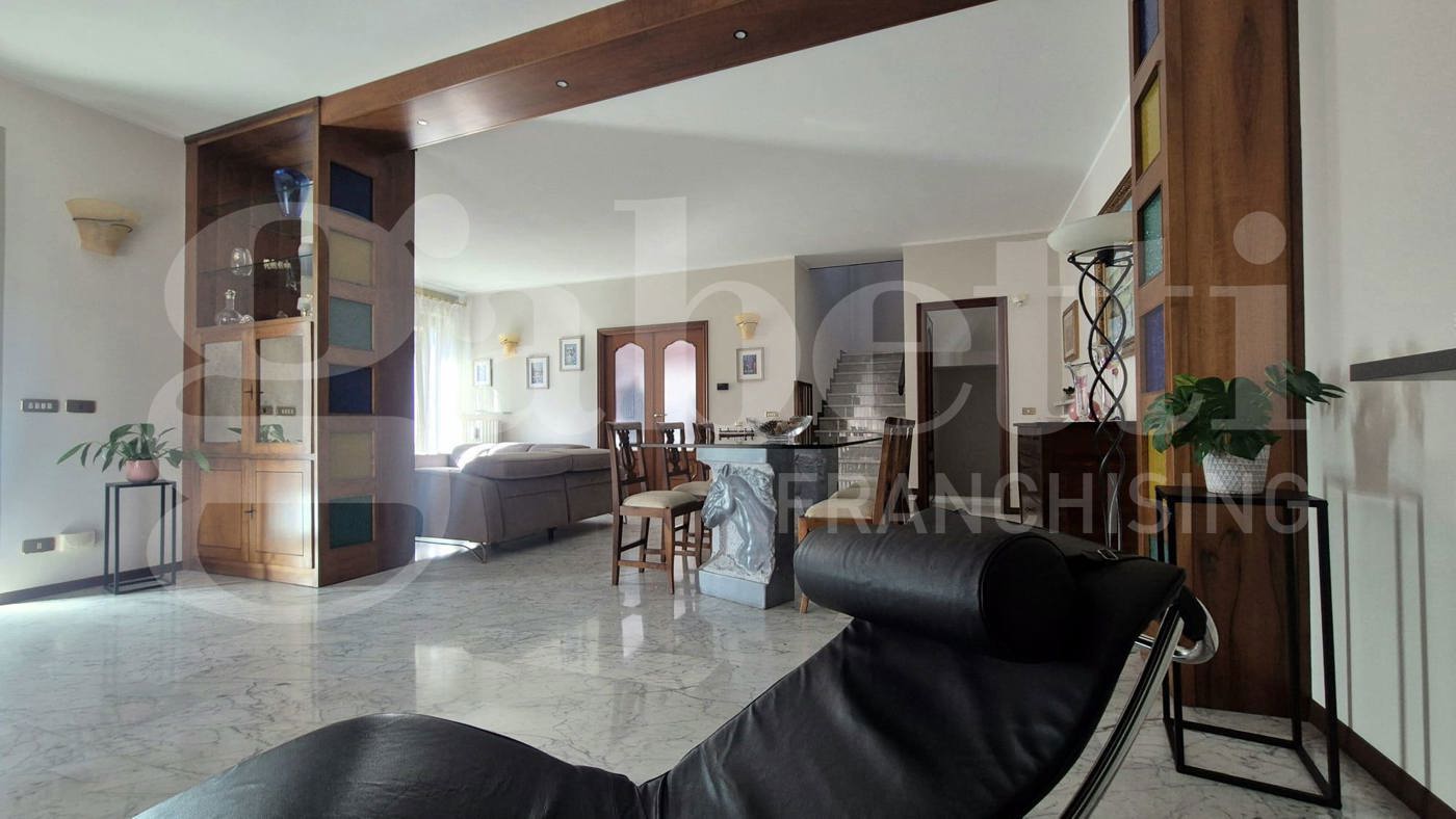 Villa con giardino a Rottofreno