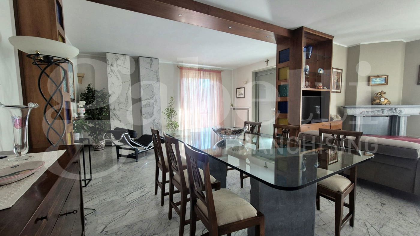 Villa con giardino a Rottofreno