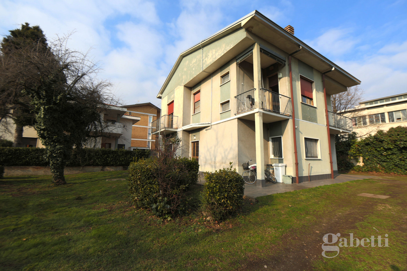 Villa con giardino a Busto Arsizio