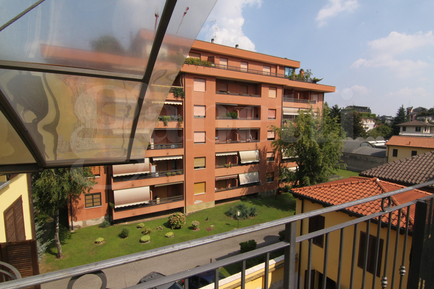 Attico arredato in affitto a Busto Arsizio