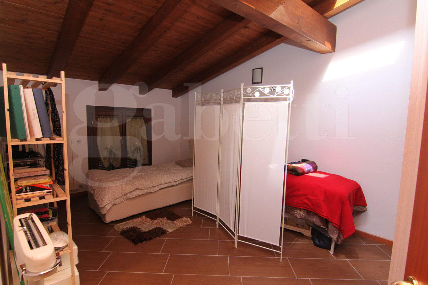 Attico arredato in affitto a Busto Arsizio