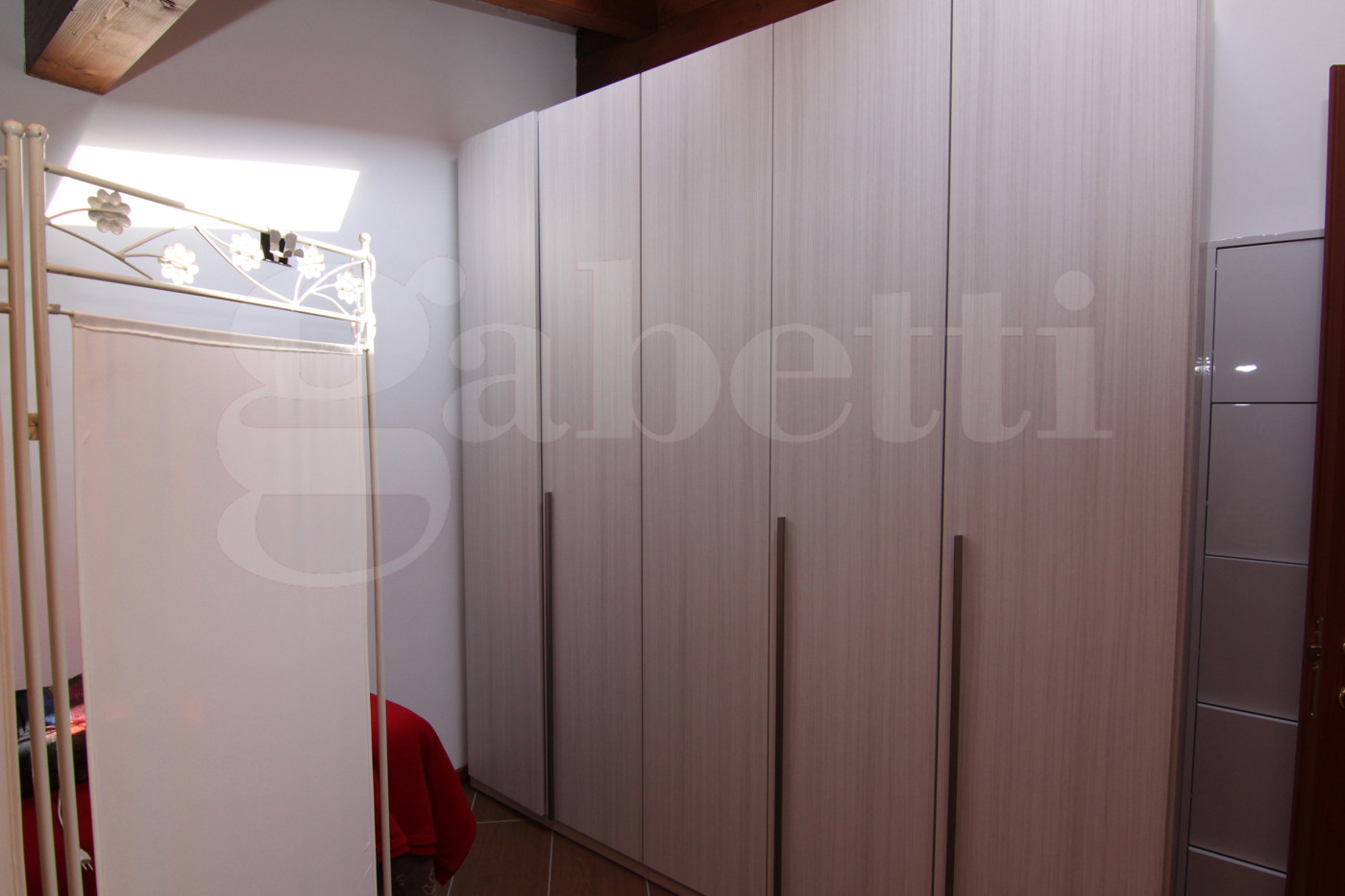 Attico arredato in affitto a Busto Arsizio