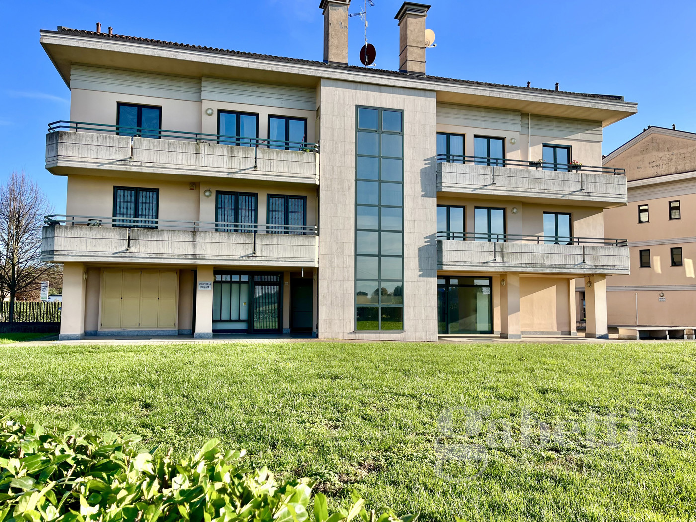 Bilocale con box a Lonate Pozzolo