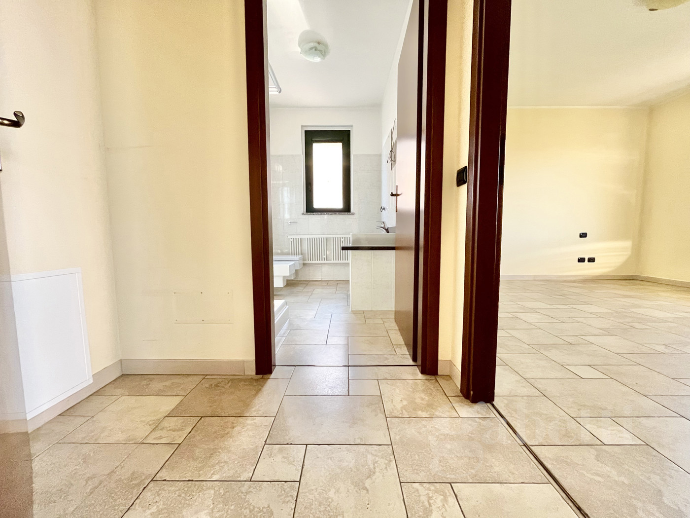 Bilocale con box a Lonate Pozzolo