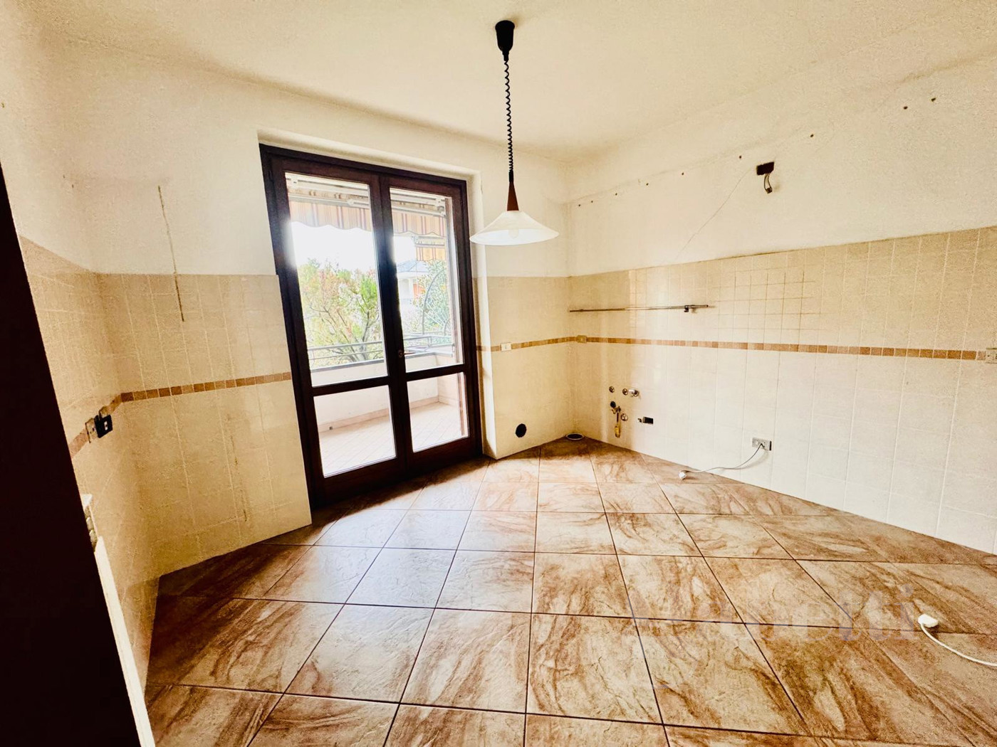 Trilocale con box a Busto Arsizio