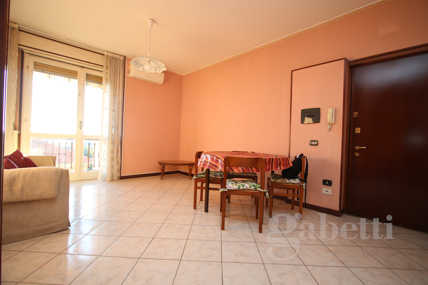 Bilocale in vendita a Ferno