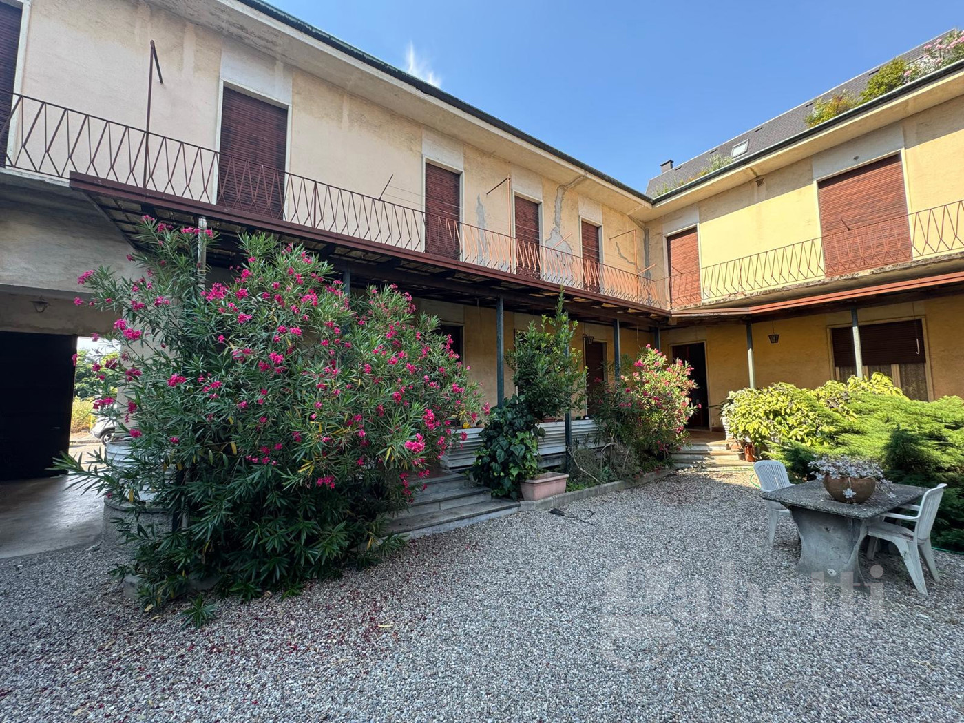 Casa indipendente con giardino a Busto Arsizio