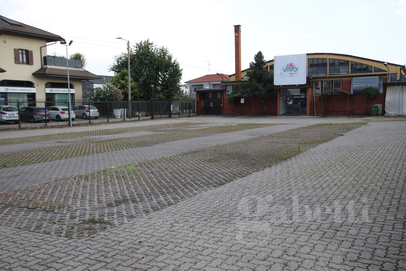 Capannone con box doppio a Olgiate Olona