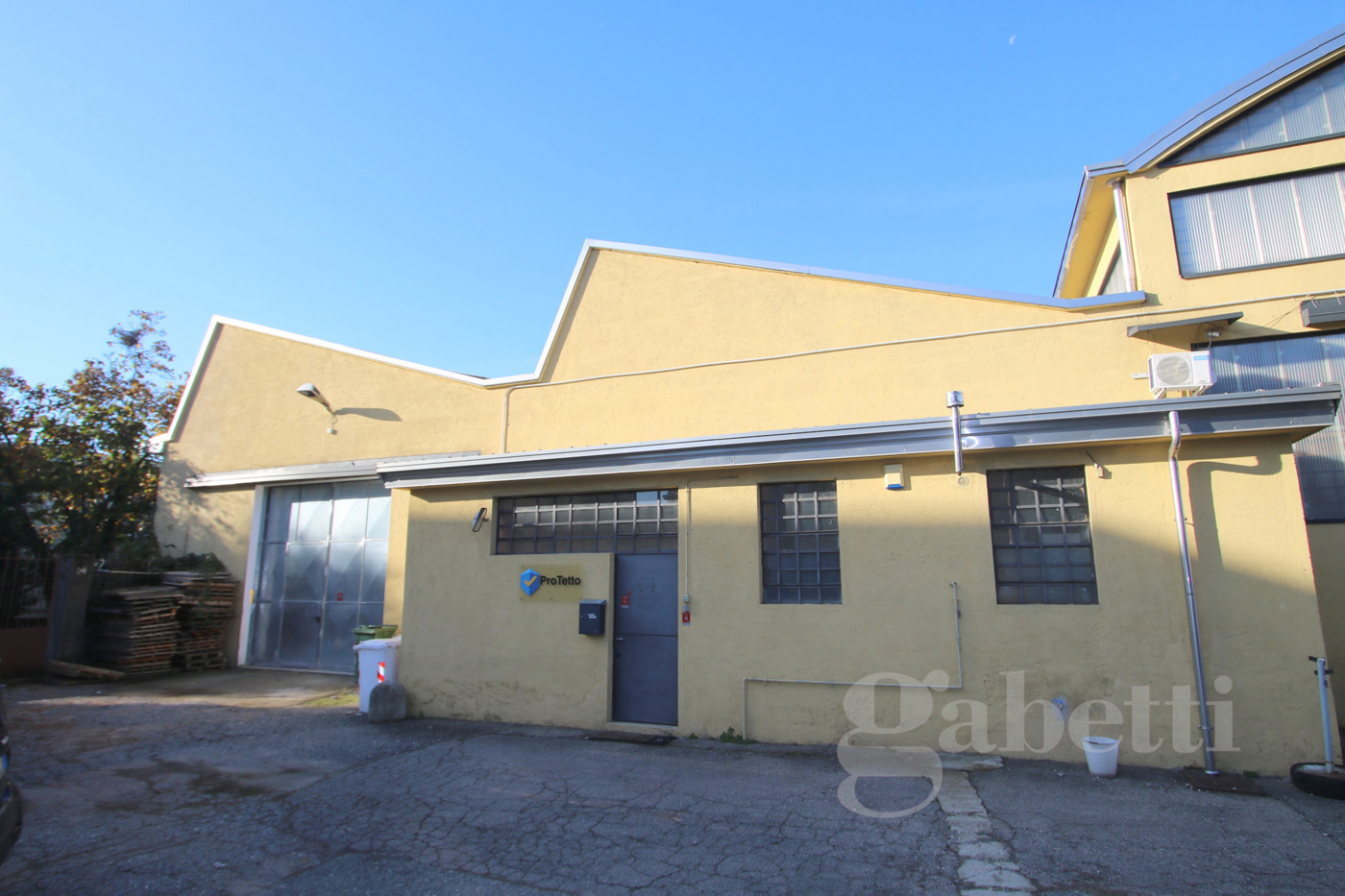 Capannone in vendita a Busto Arsizio