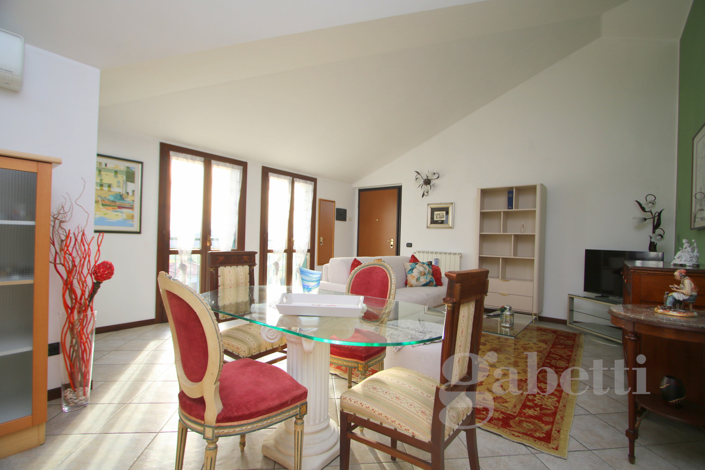 Attico arredato in affitto a Gallarate