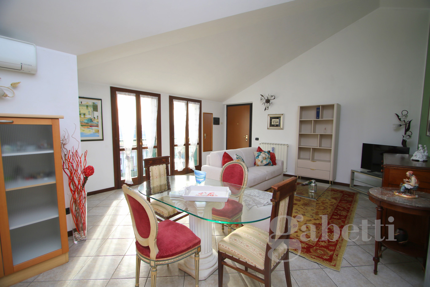 Attico arredato in affitto a Gallarate