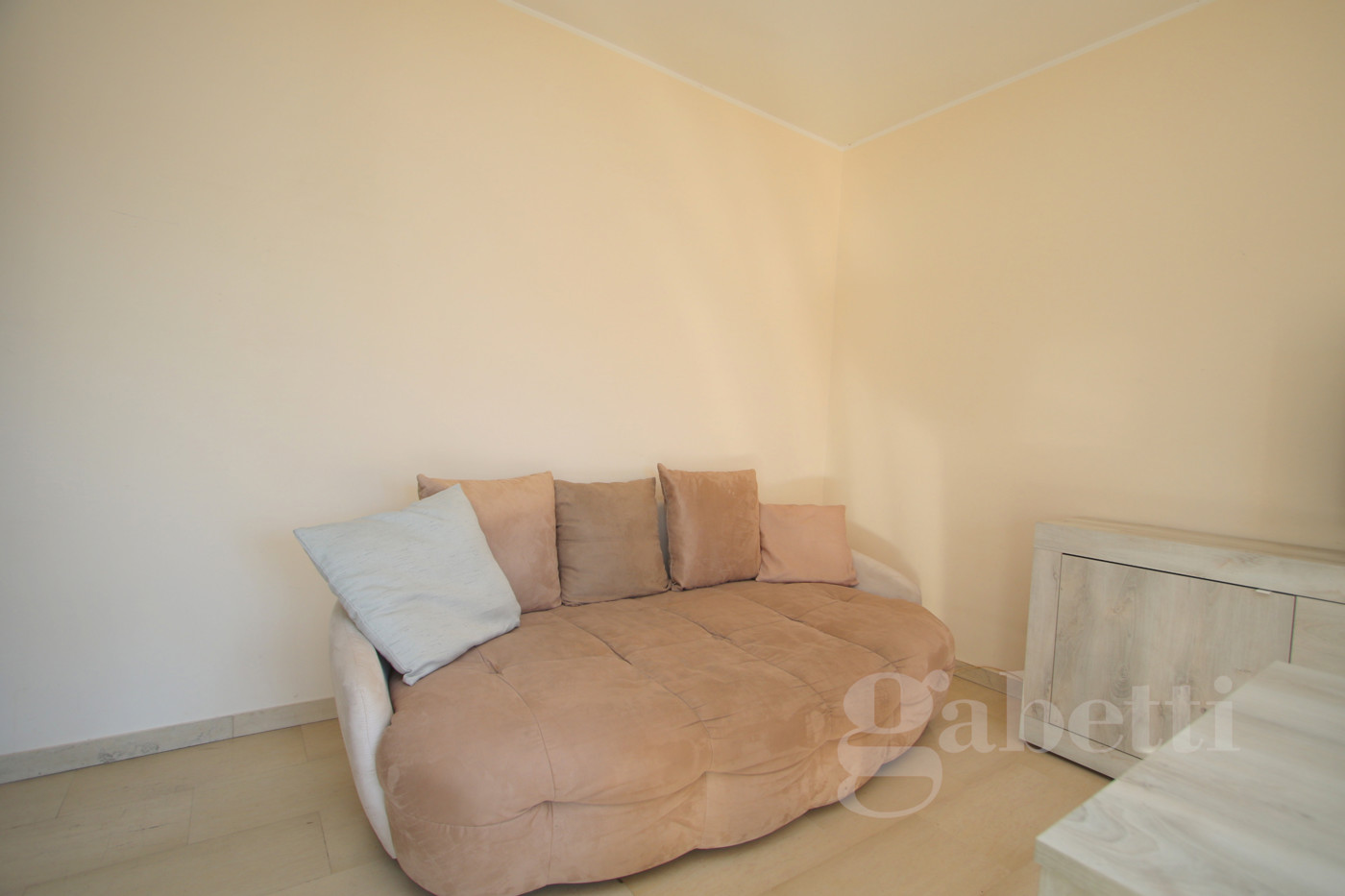 Trilocale arredato in affitto a Busto Arsizio