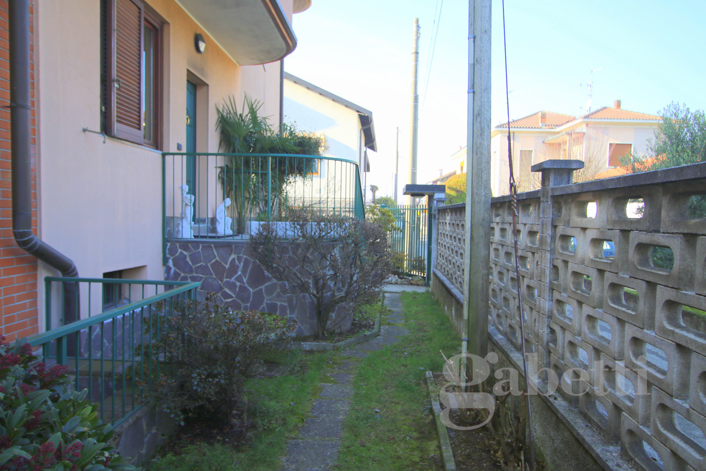 Villa Bifamiliare con giardino a Busto Arsizio