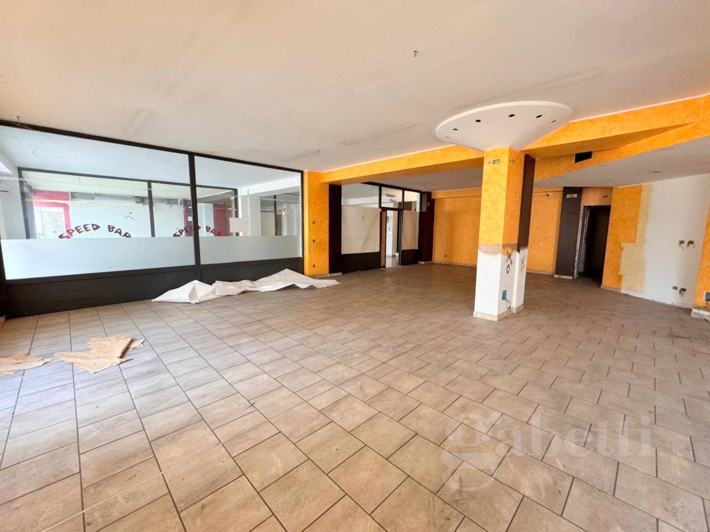 Negozio in vendita a Varese