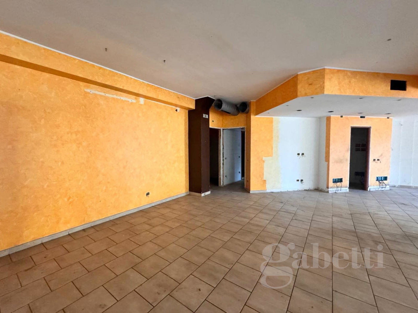 Negozio in vendita a Varese