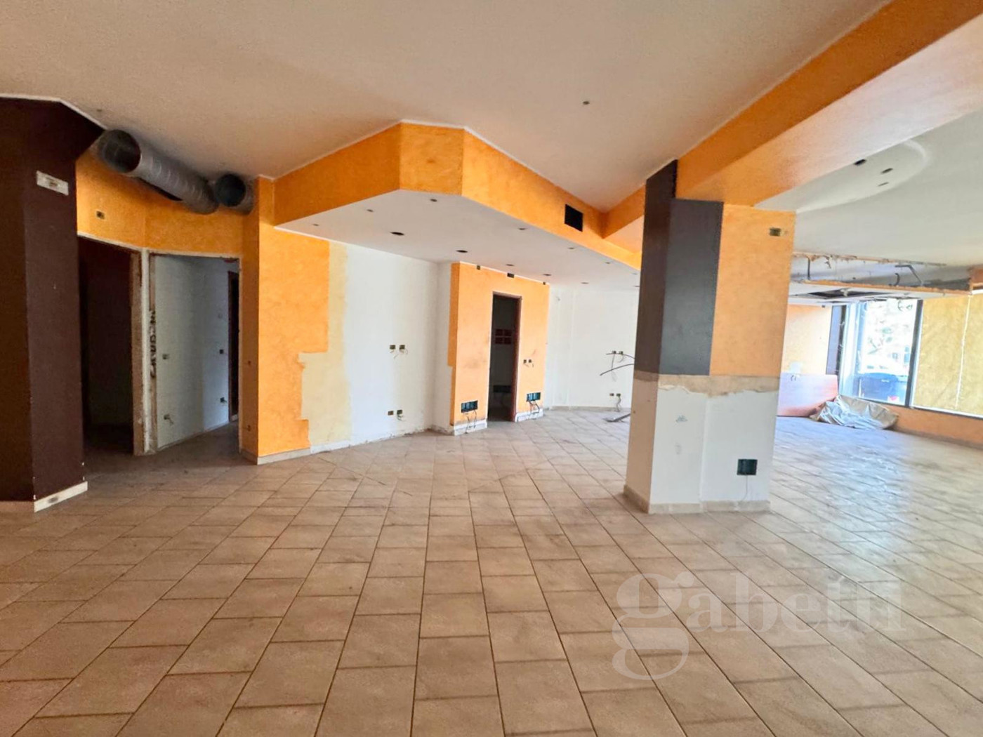 Negozio in vendita a Varese