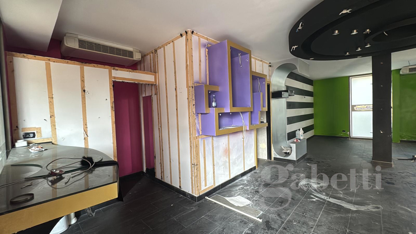 Negozio in vendita a Mesenzana