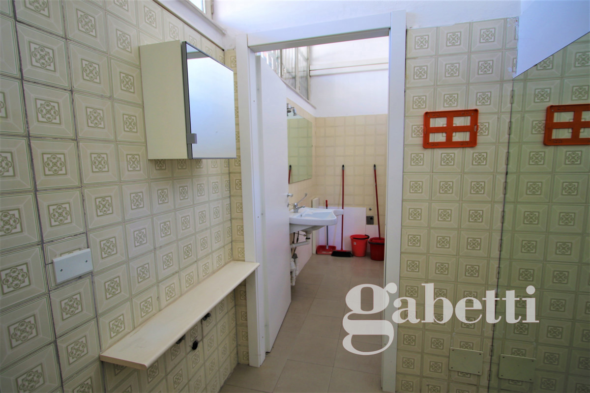 Negozio in affitto a Olgiate Olona