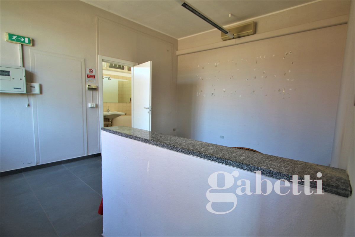 Negozio in affitto a Olgiate Olona