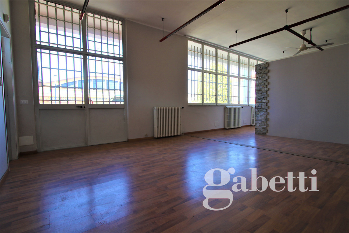 Negozio in affitto a Olgiate Olona