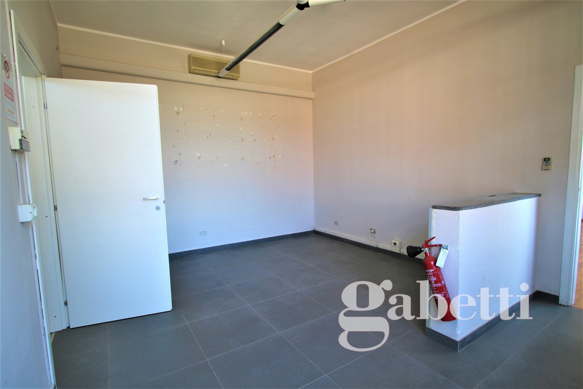 Negozio in affitto a Olgiate Olona