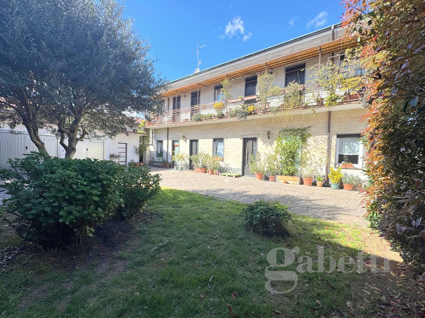 Casa indipendente con giardino a Busto Arsizio