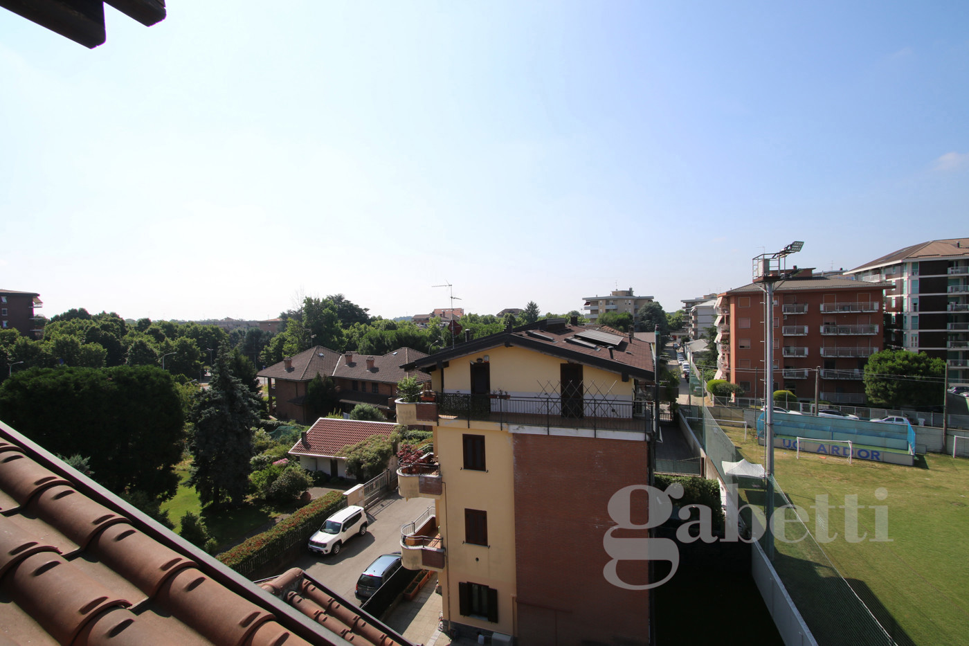 Attico arredato in affitto a Busto Arsizio
