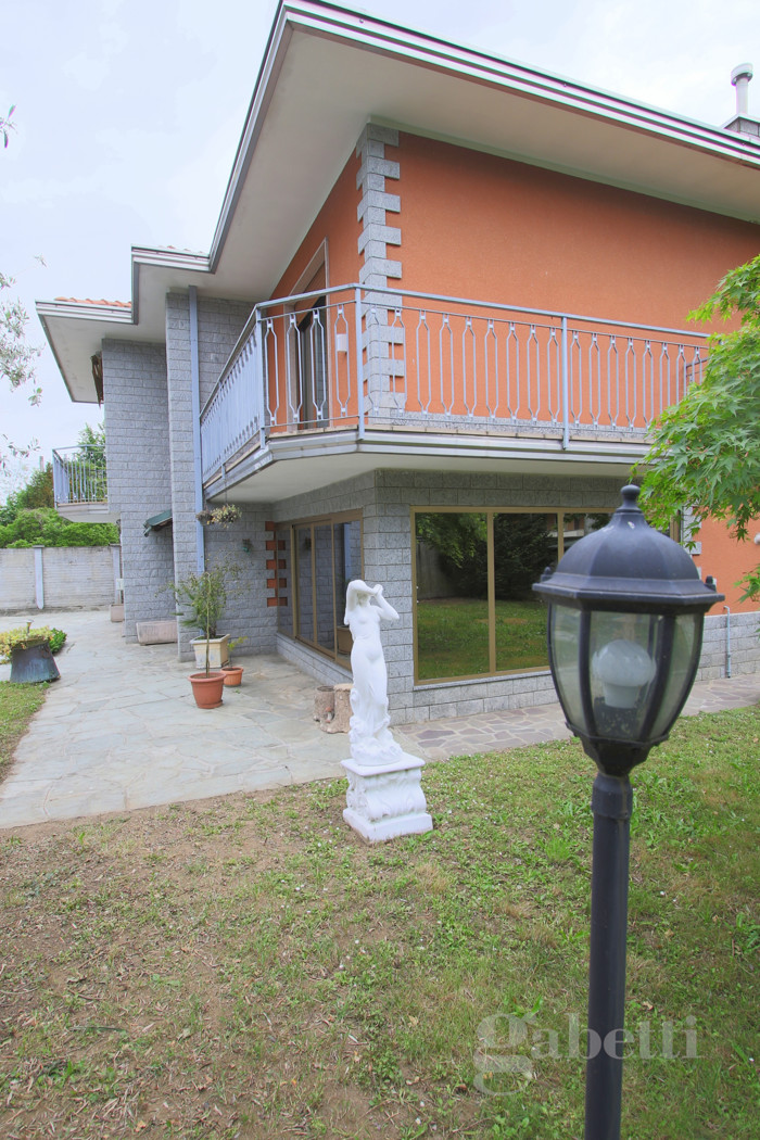 Villa in vendita a Busto Arsizio