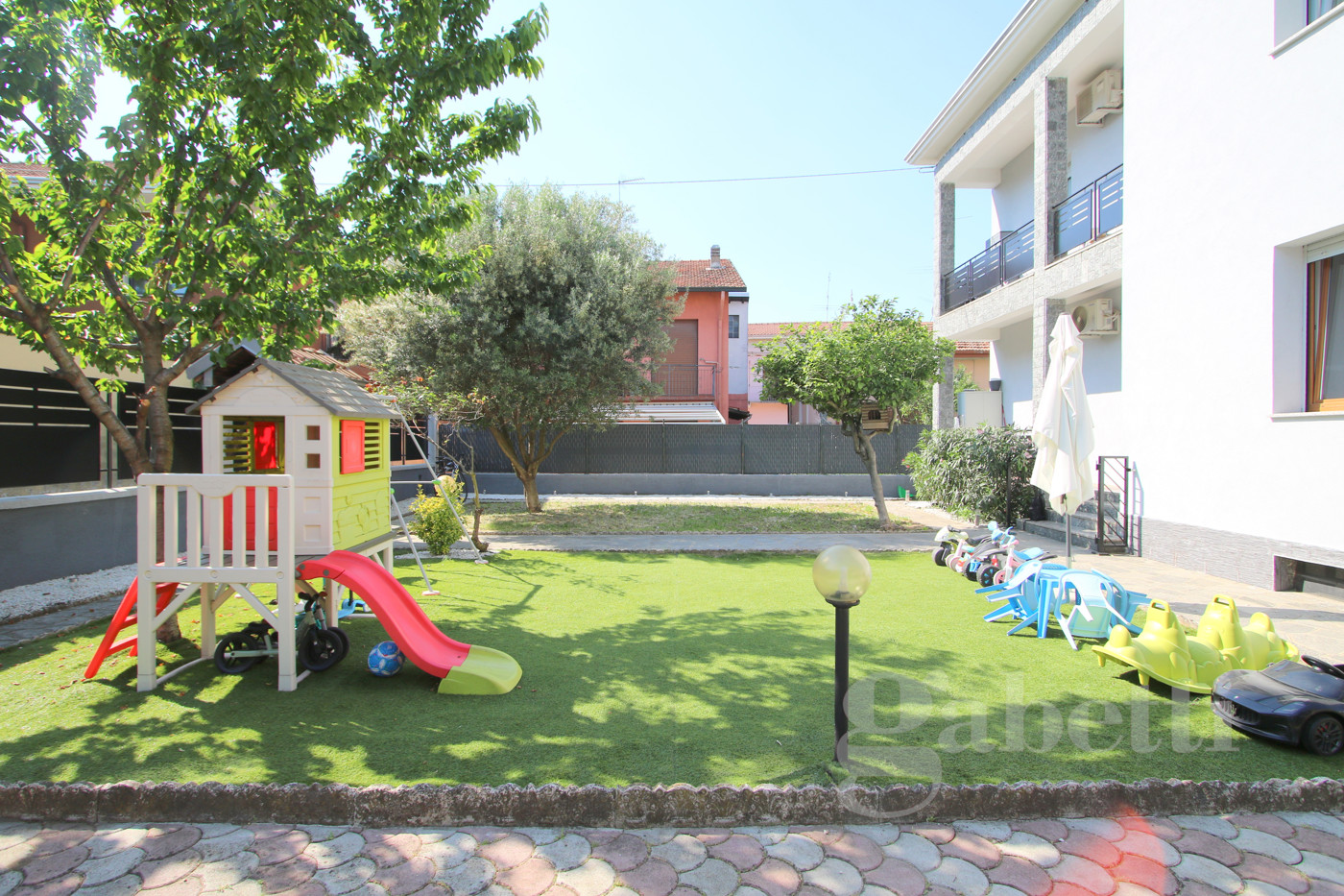 Villa Bifamiliare con box doppio a Busto Arsizio