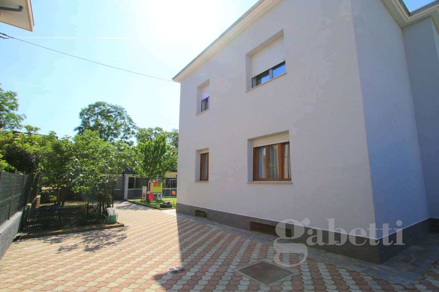 Villa Bifamiliare con box doppio a Busto Arsizio