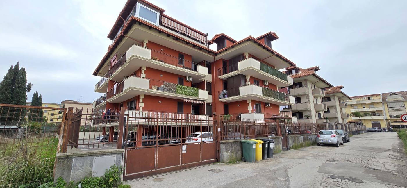 Trilocale con box a Giugliano in Campania