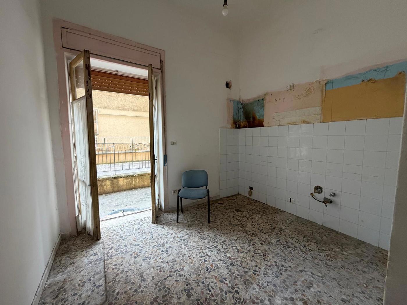 Trilocale da ristrutturare a Palma Campania