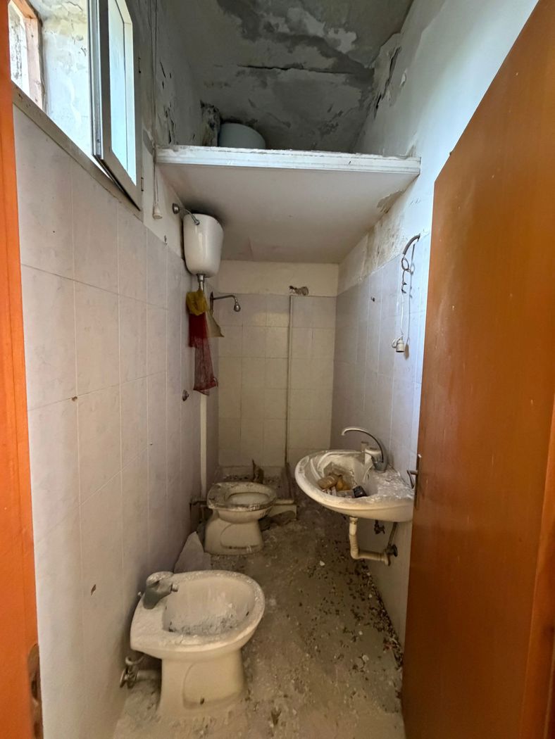 Monolocale da ristrutturare a Napoli