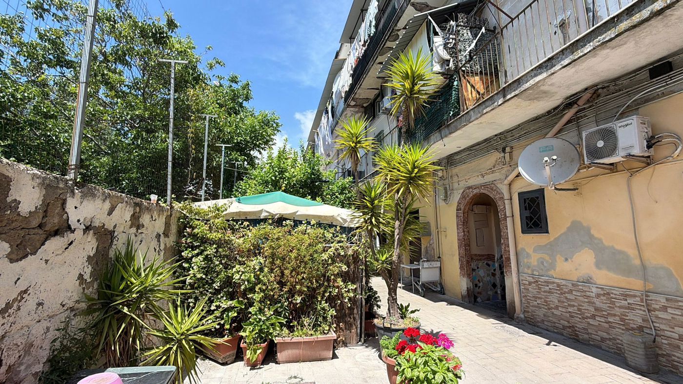 Monolocale da ristrutturare a Napoli