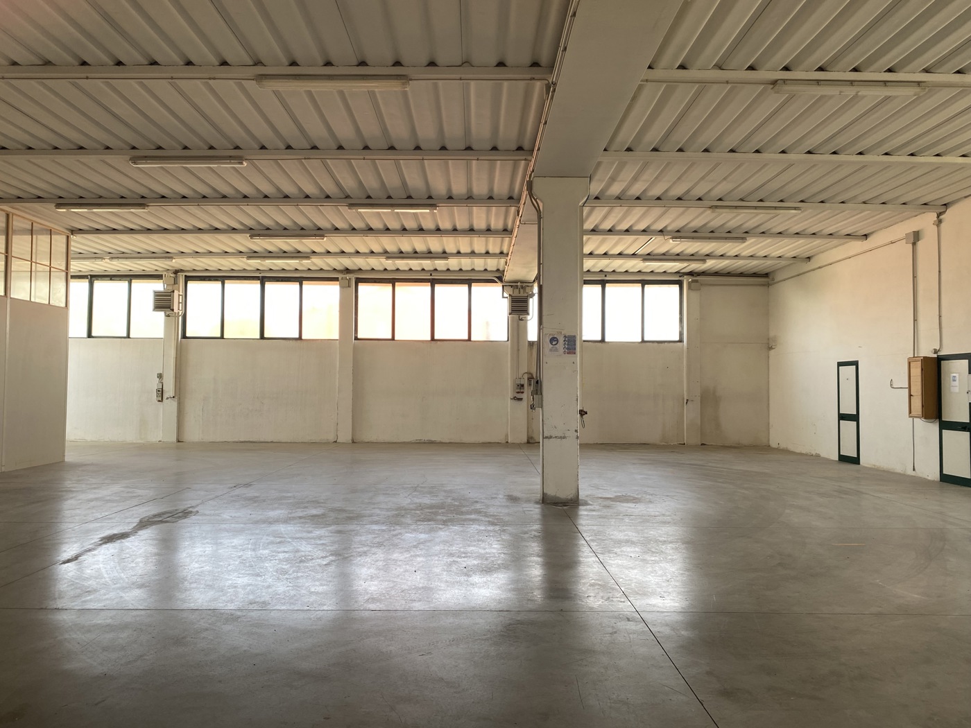 Capannone in vendita a Merlara