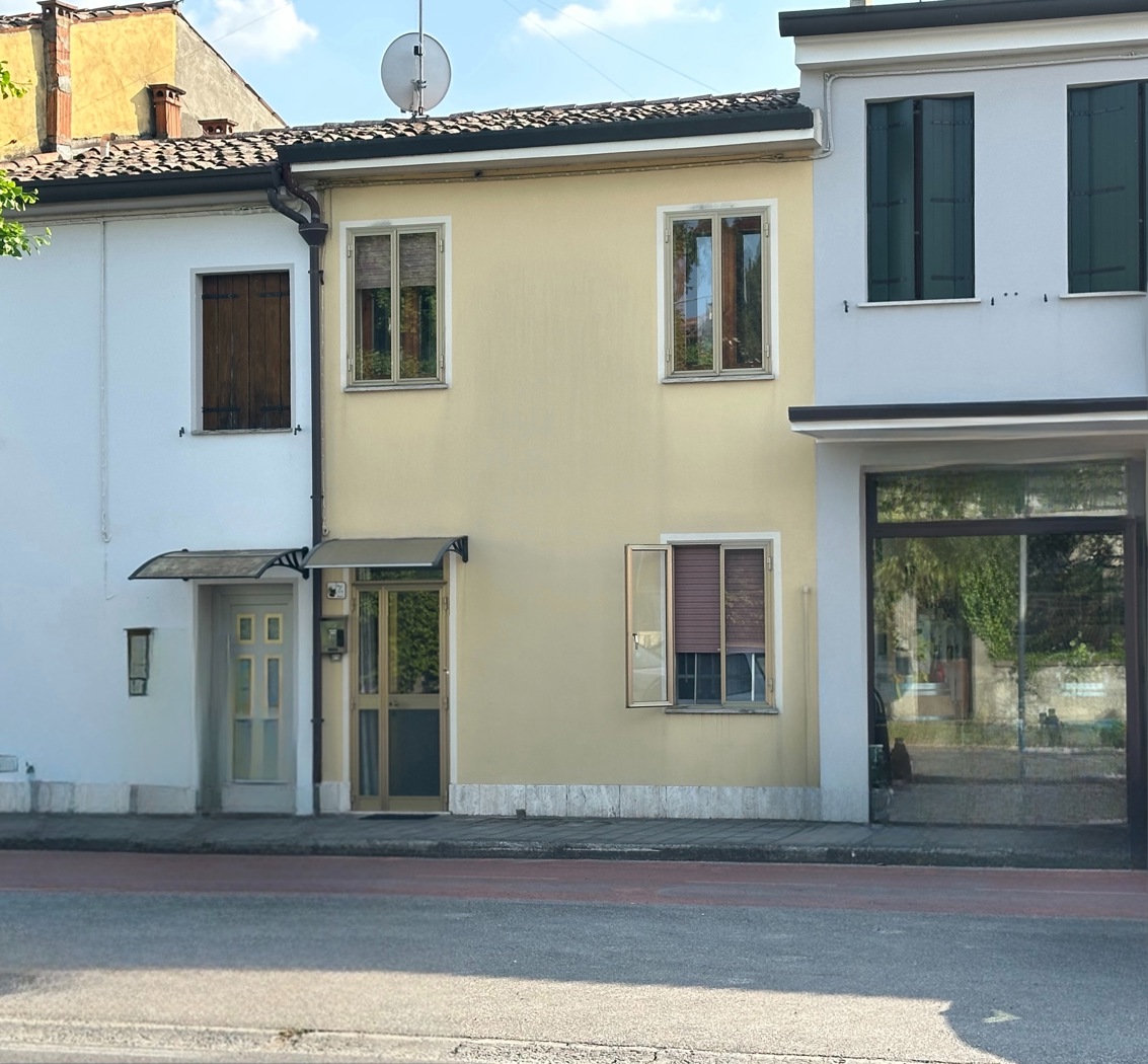 Villa con giardino a Montagnana