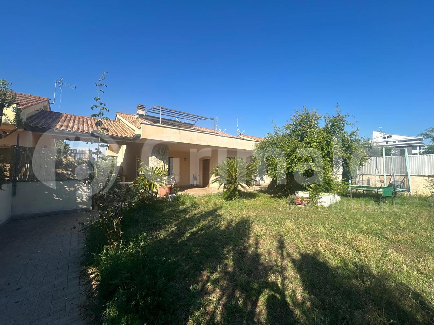 Villa con giardino a Roma