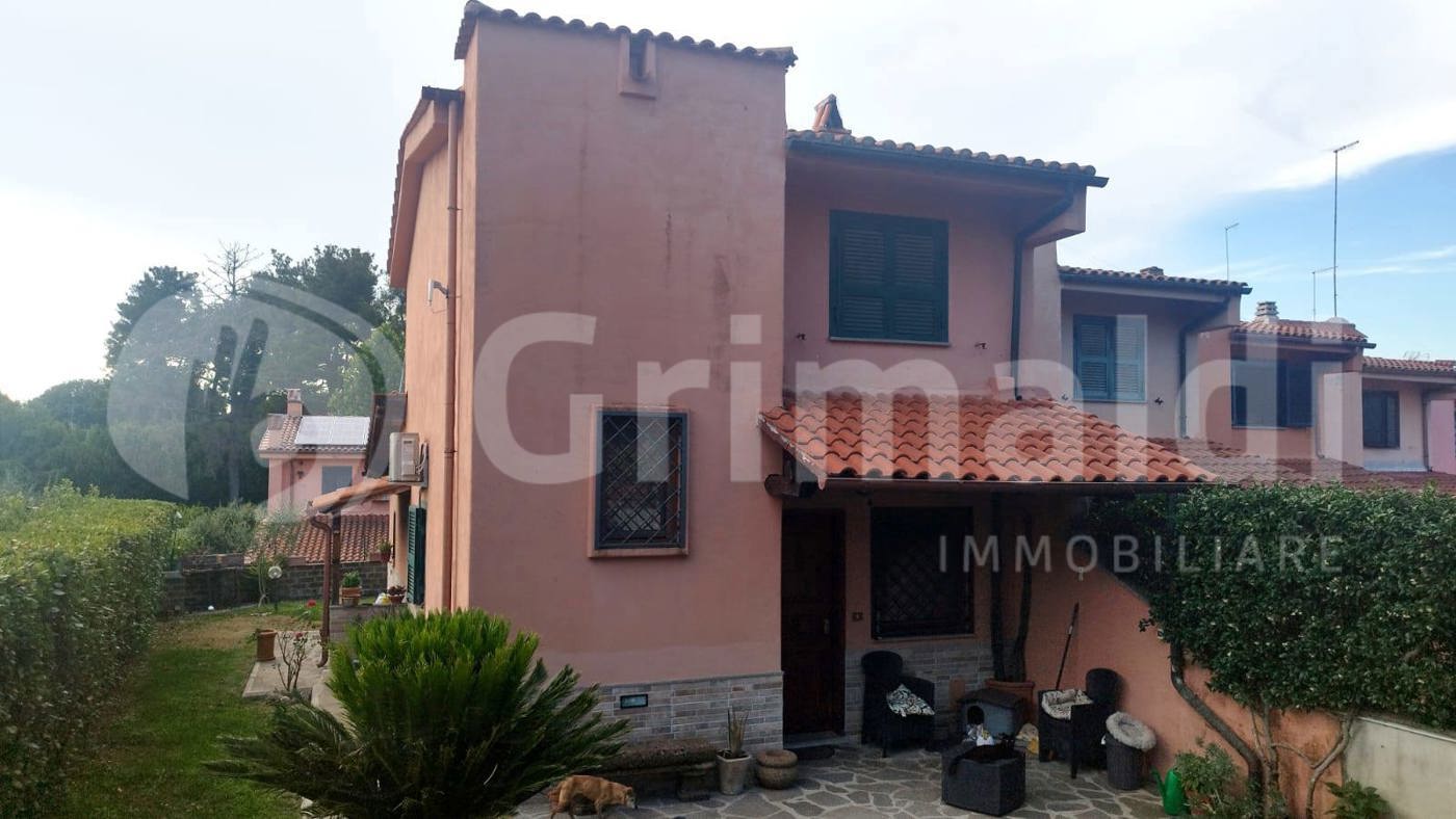 Villa con giardino a Nepi