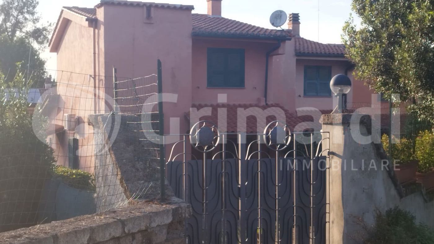 Villa con giardino a Nepi