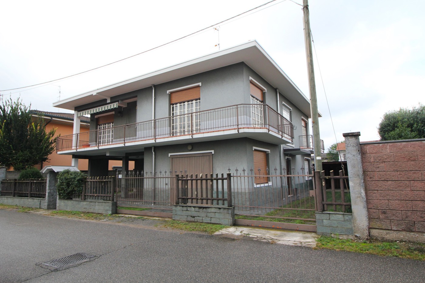 Villa Bifamiliare con giardino a Marnate