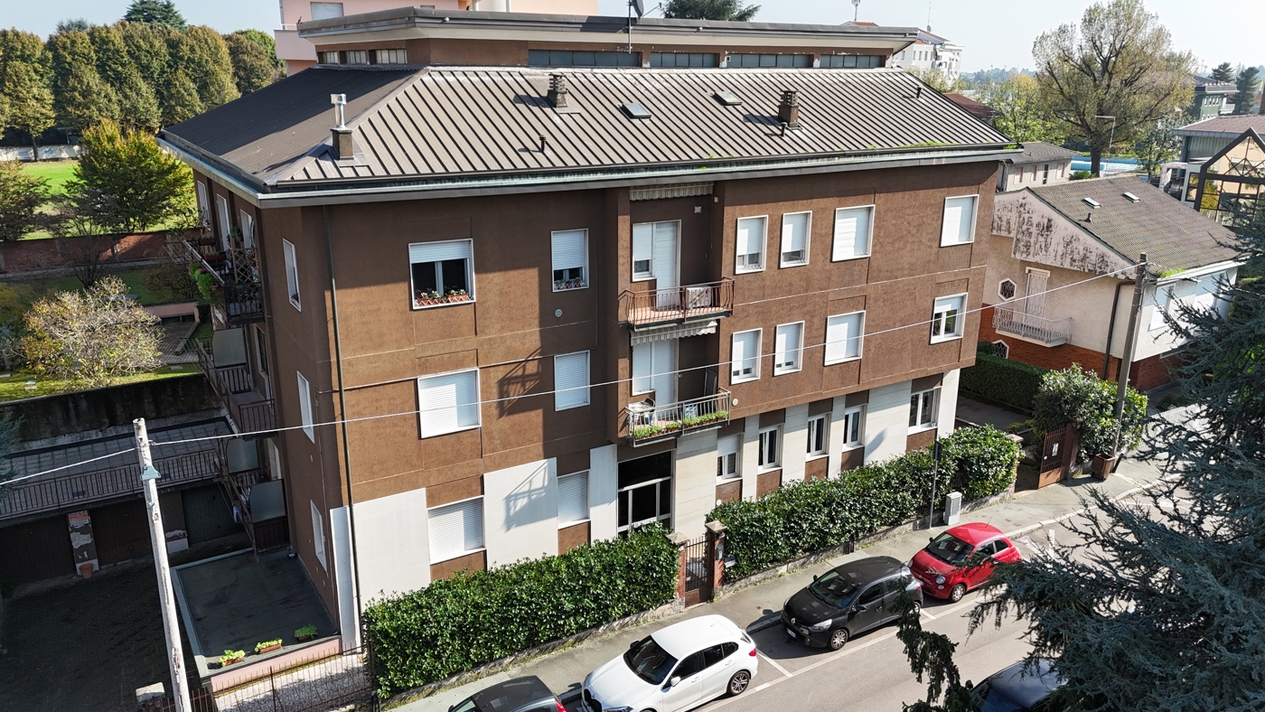 Bilocale con box a Legnano