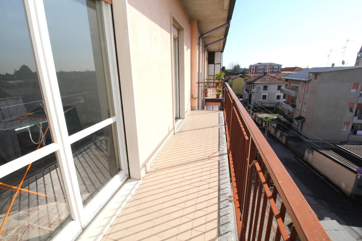 Trilocale con giardino a Marnate