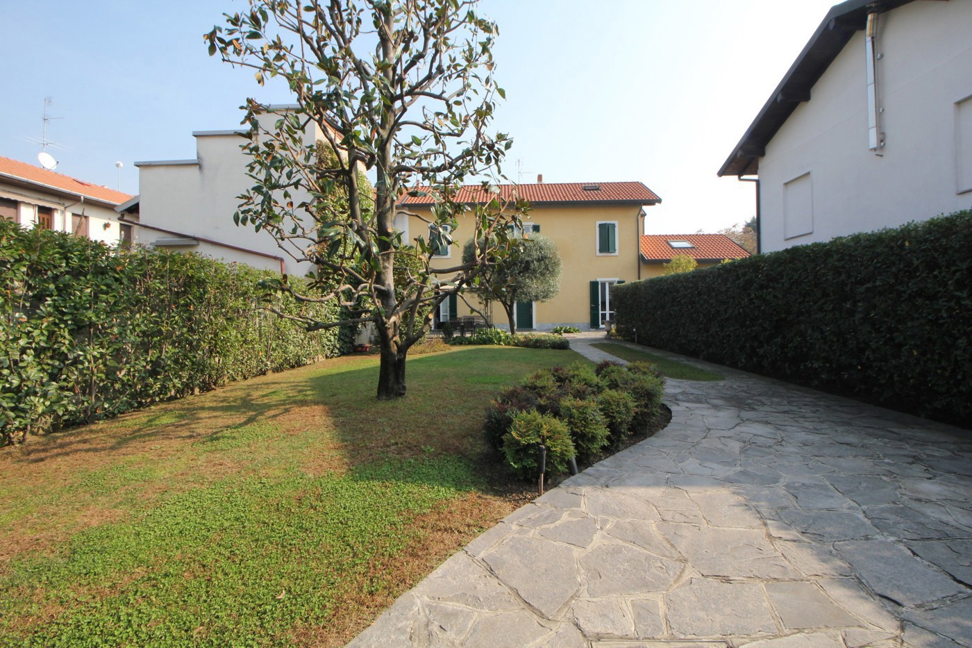 Villa con giardino a Marnate