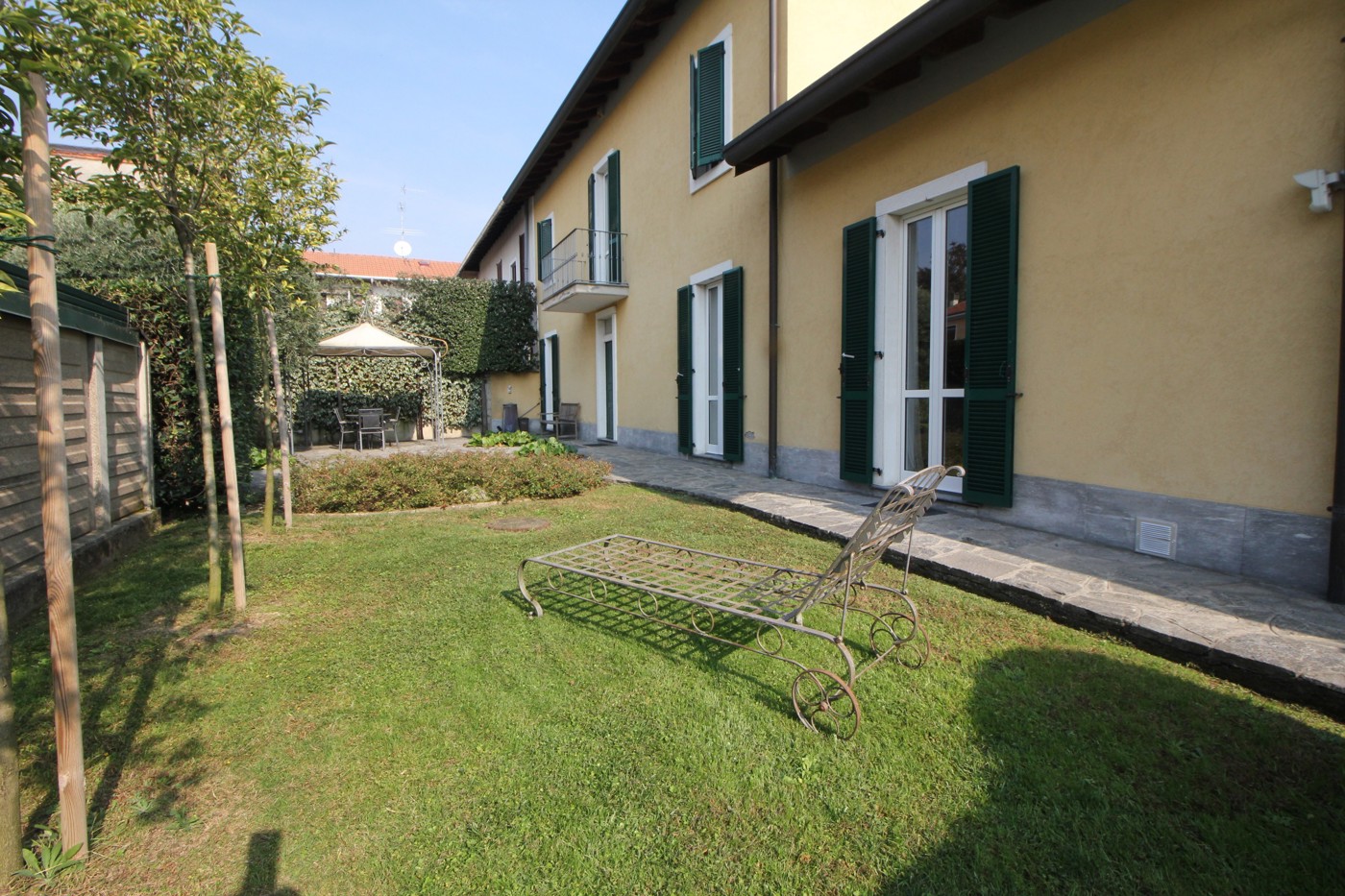 Villa con giardino a Marnate