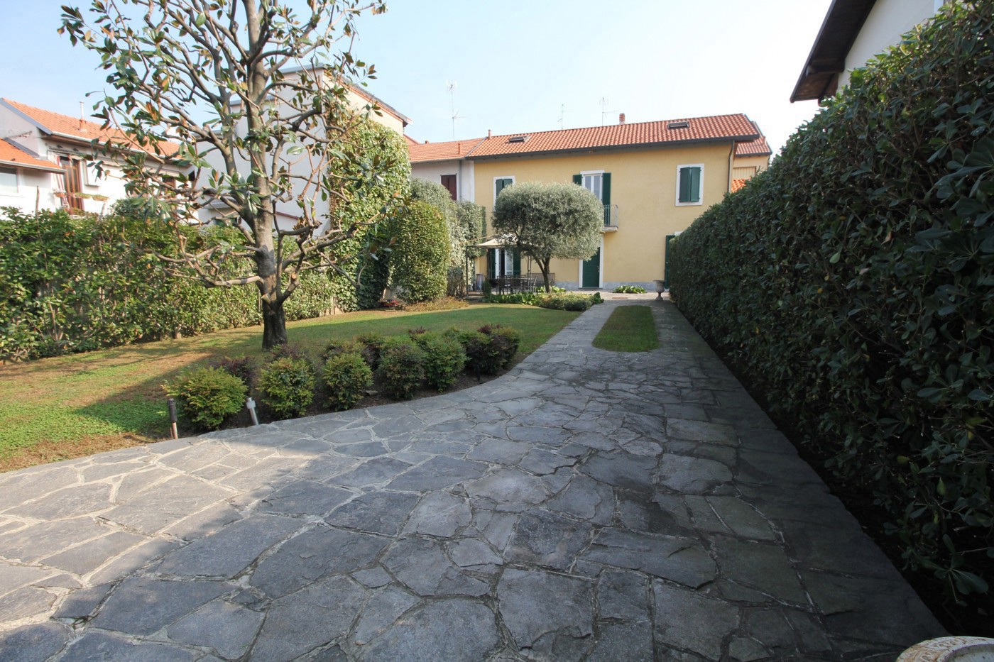 Villa con giardino a Marnate