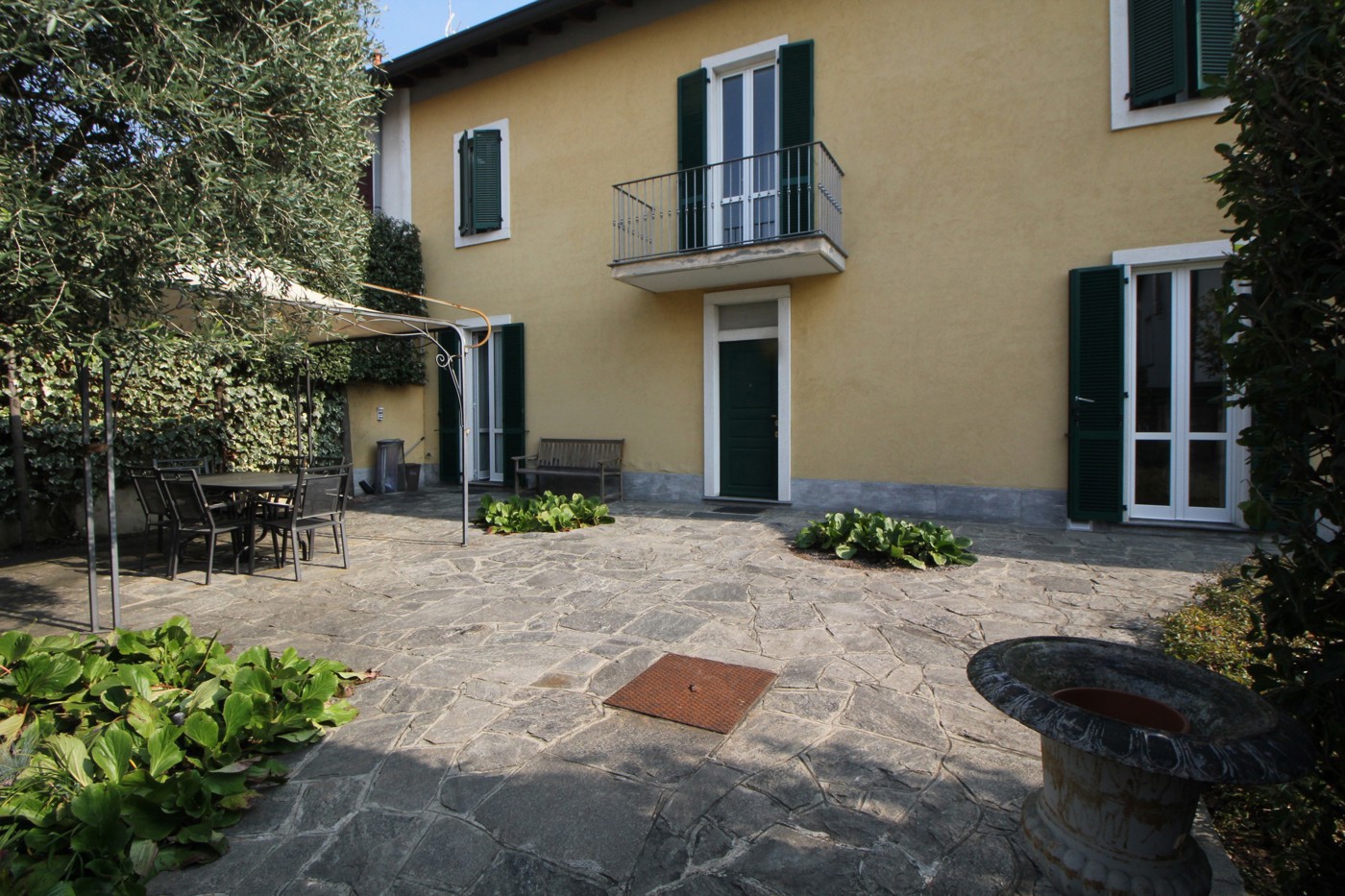 Villa con giardino a Marnate