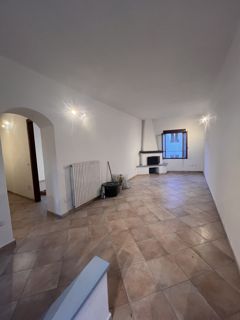 Bilocale con box a Gorla Minore