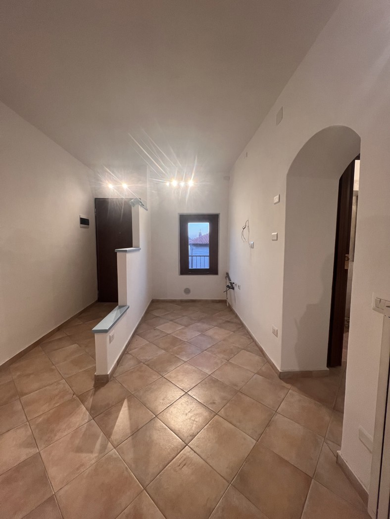 Bilocale con box a Gorla Minore