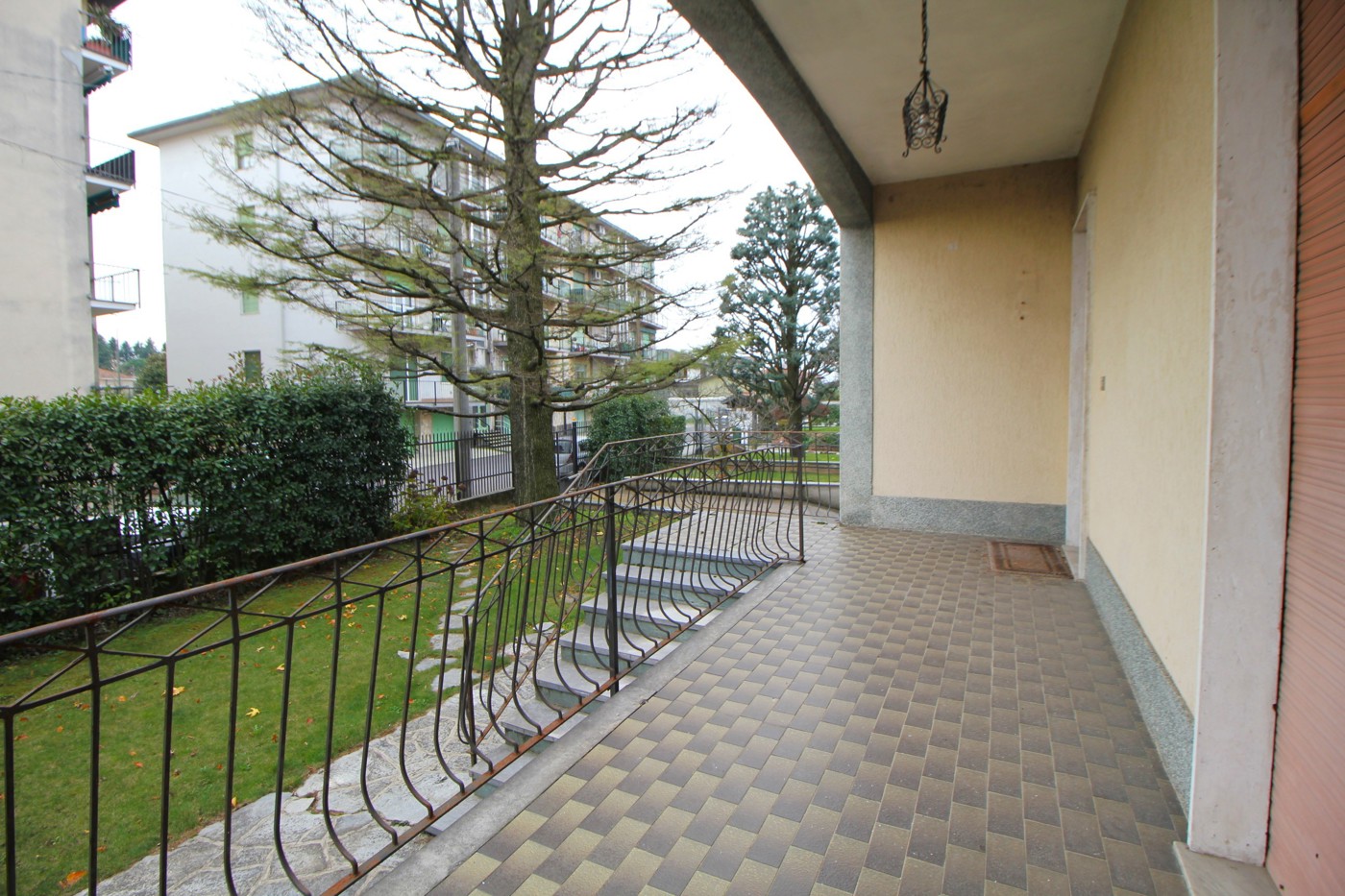 Villa Bifamiliare con giardino a Gorla Minore